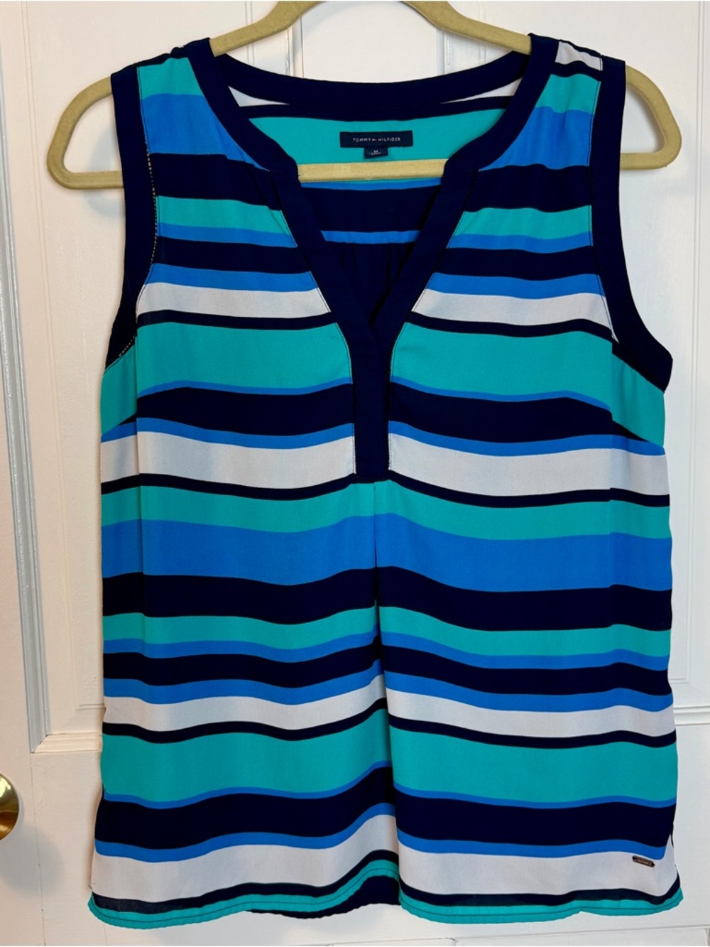 Tommy Hilfiger Women’s Blue & White Striped Airy V-Neck Tank Top, Size M